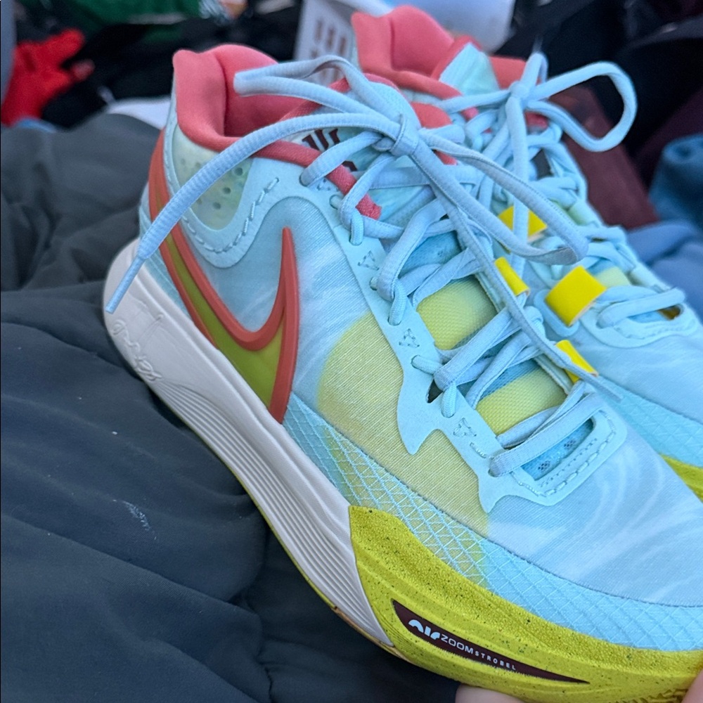 Nike kyrie discontinued shoes, never worn outside, Kyrie 8 Eagle
